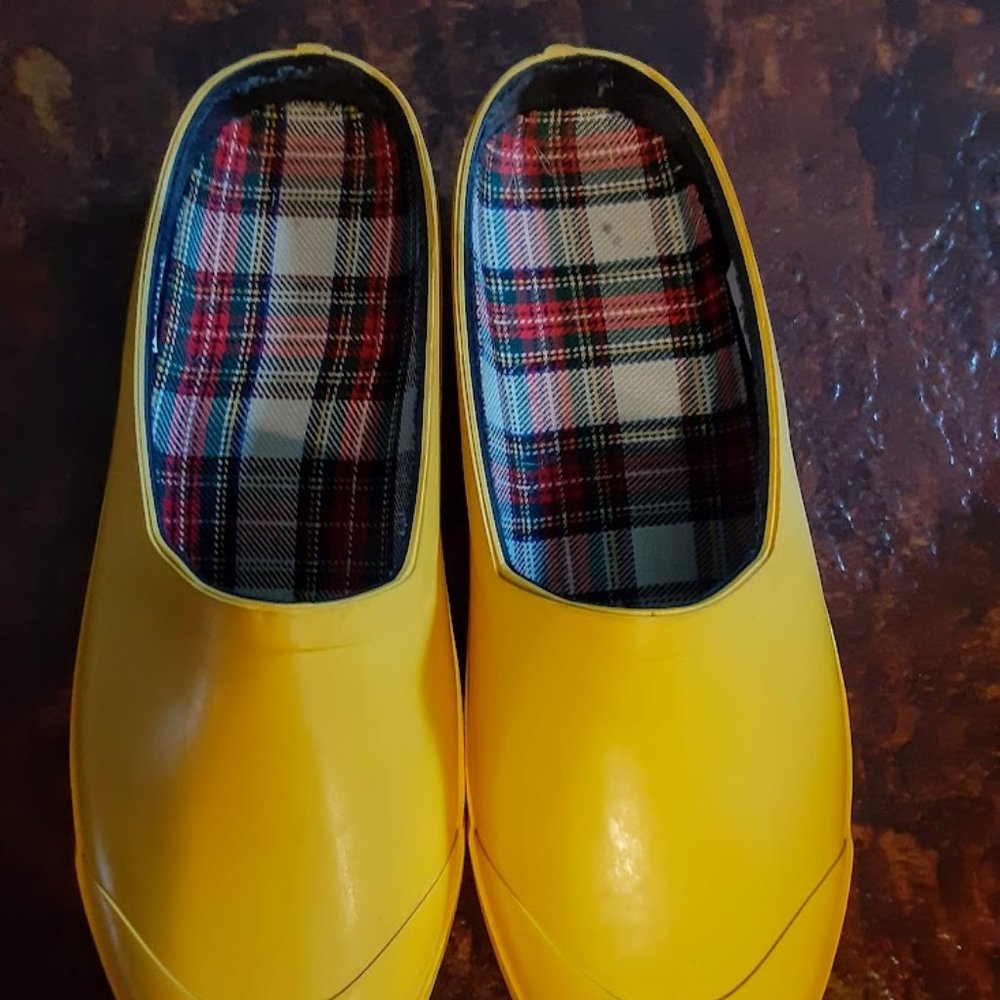 BRIGHT YELLOW LANDS END SLIP-ON RUBBER SHOES WITH PLAID LINING  SIZE 8 - Picture 2 of 6